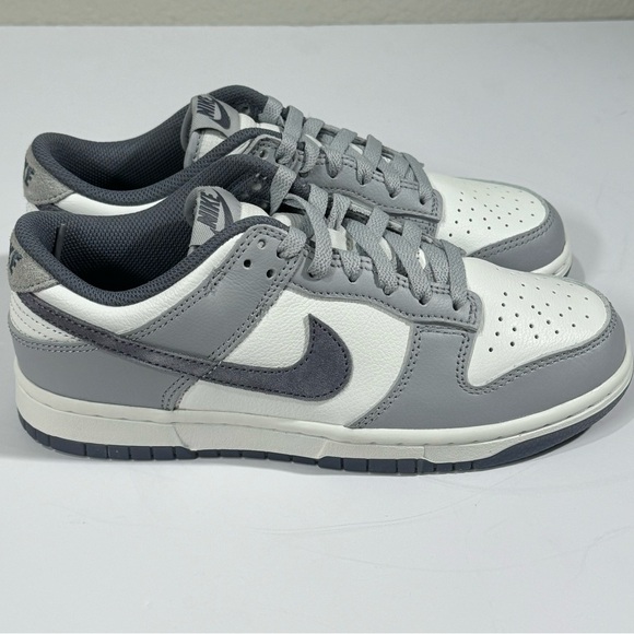 Dunk Low Light Carbon SZ 6.5M/8W Brand New 💯 Authentic. - Picture 2 of 9